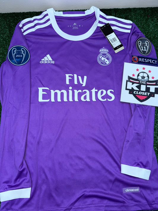 Real Madrid 16/17 Away